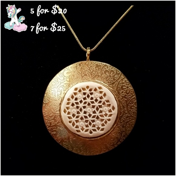 Necklace (INCLUDED IN BUNDLE & SAVE) - Picture 1 of 2